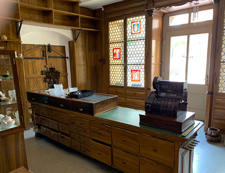 Innenansicht des historischen Verkaufsraums der Weinhandlung Fuhrmann